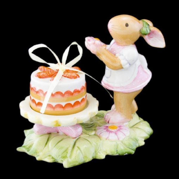 Villeroy & Boch Bunny Family Hasenmädchen mit Torte